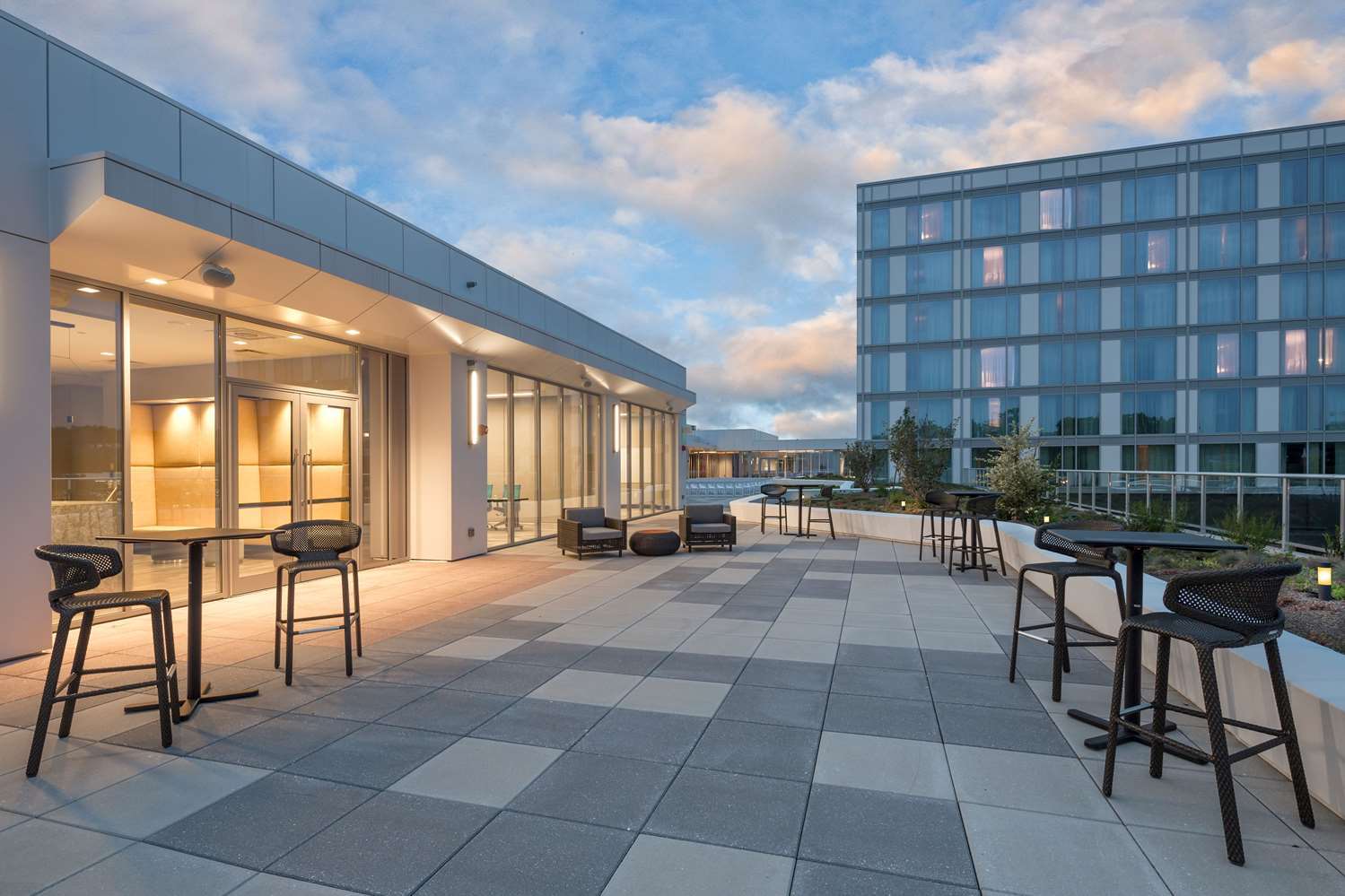 The Summit Hotel Цинциннаті Екстер'єр фото